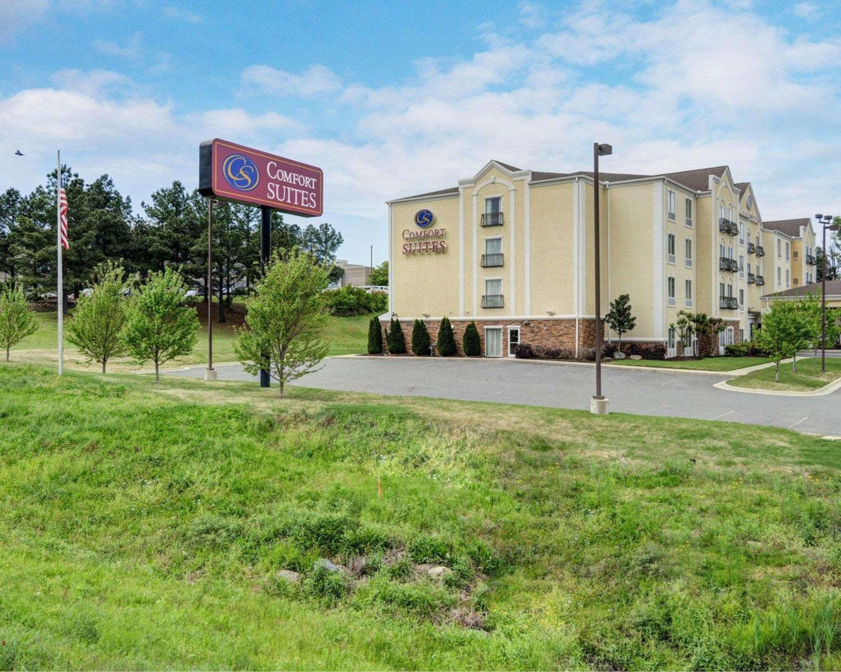 Comfort Suites Near Hot Springs Park Exterior photo